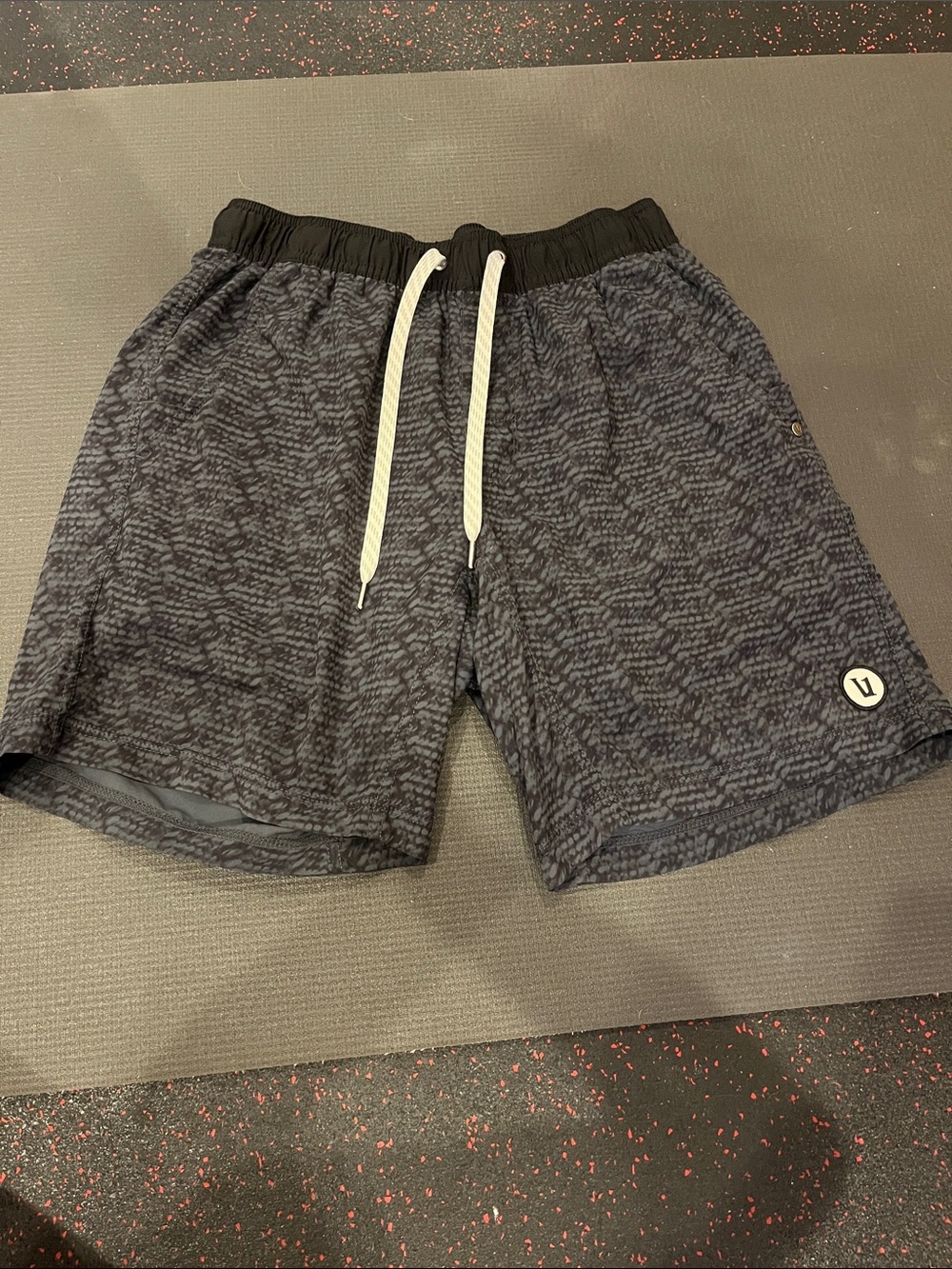 Men's Vuori Black Patterned Athletic Drawstring Shorts